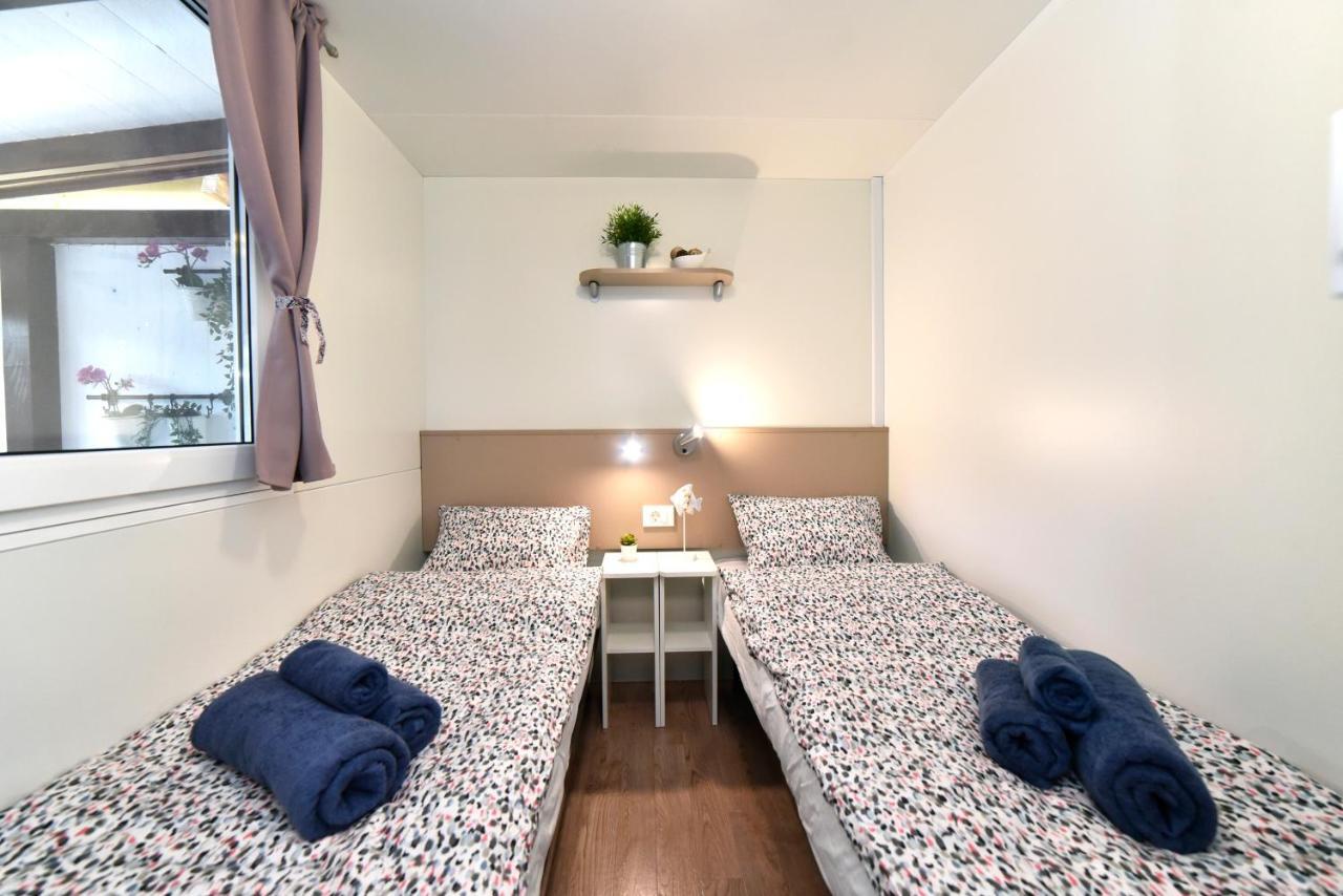 Mobile Home Posidonija Biograd Na Moru Eksteriør bilde