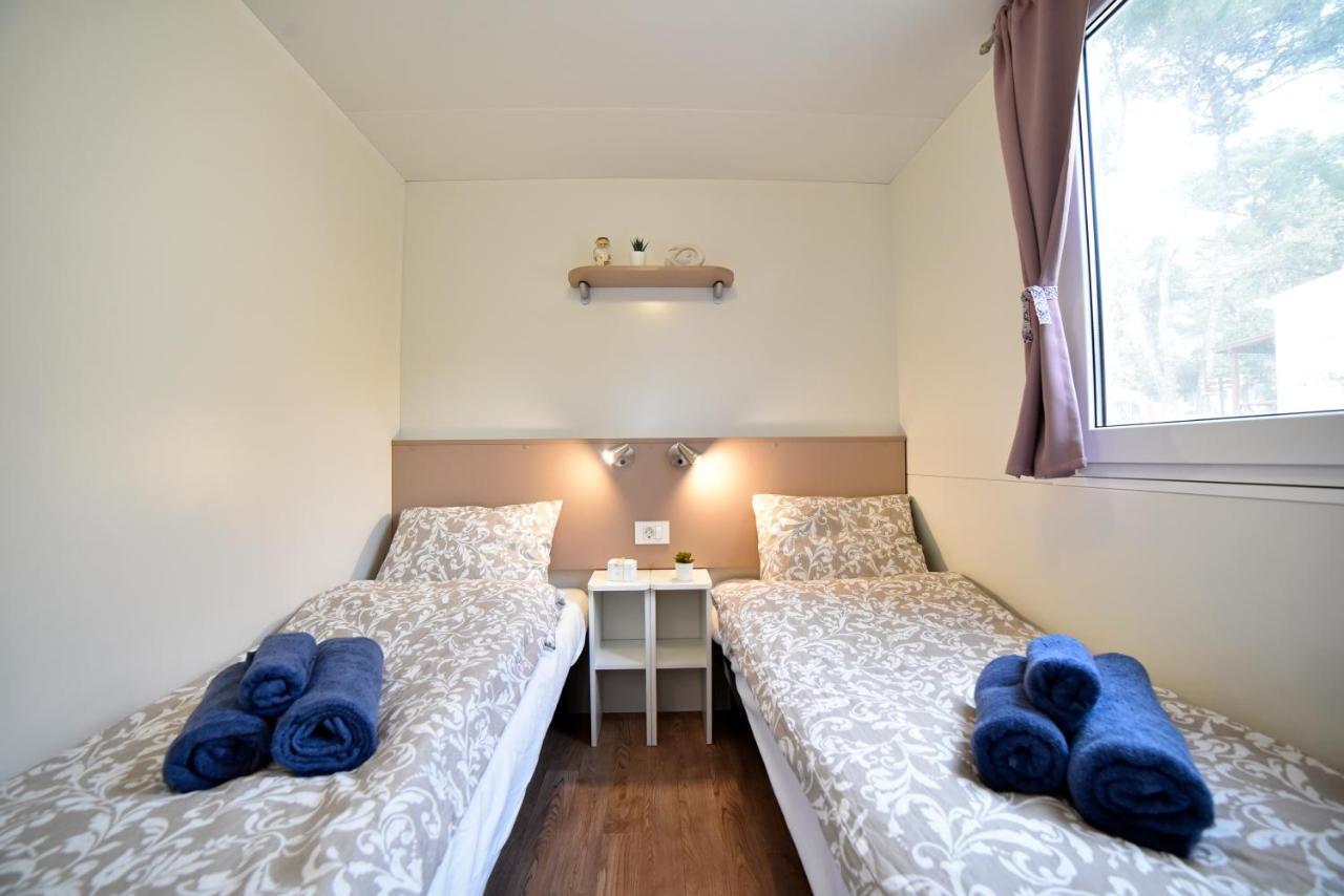 Mobile Home Posidonija Biograd Na Moru Eksteriør bilde